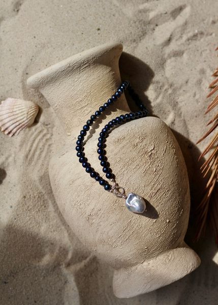 Exclusive &laquo;Shadow of the Moon&raquo; choker features black pearls & a large grey baroque pearl on a silver toggle clasp